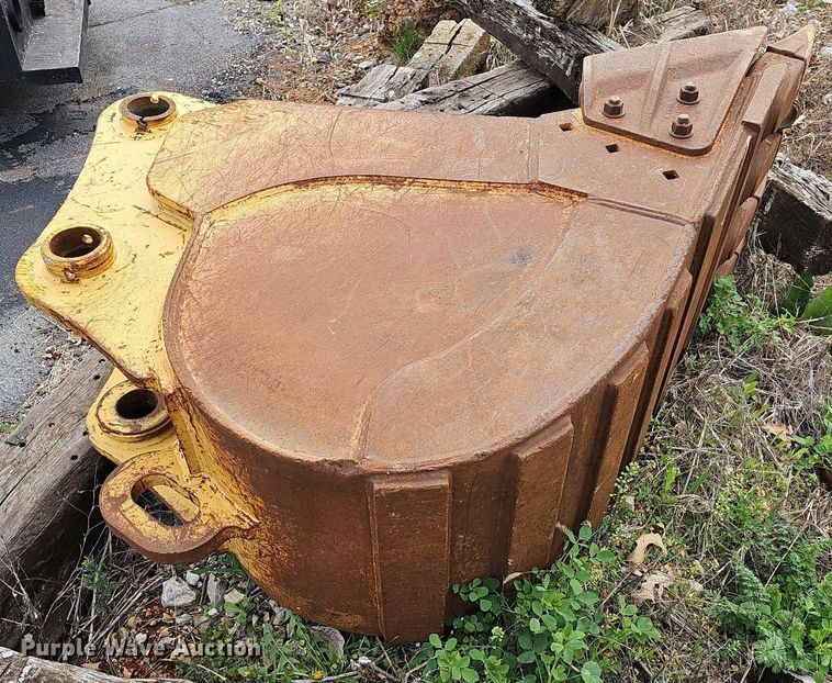 image for item MB9932 (2) backhoe buckets