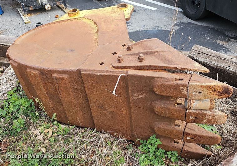 image for item MB9932 (2) backhoe buckets