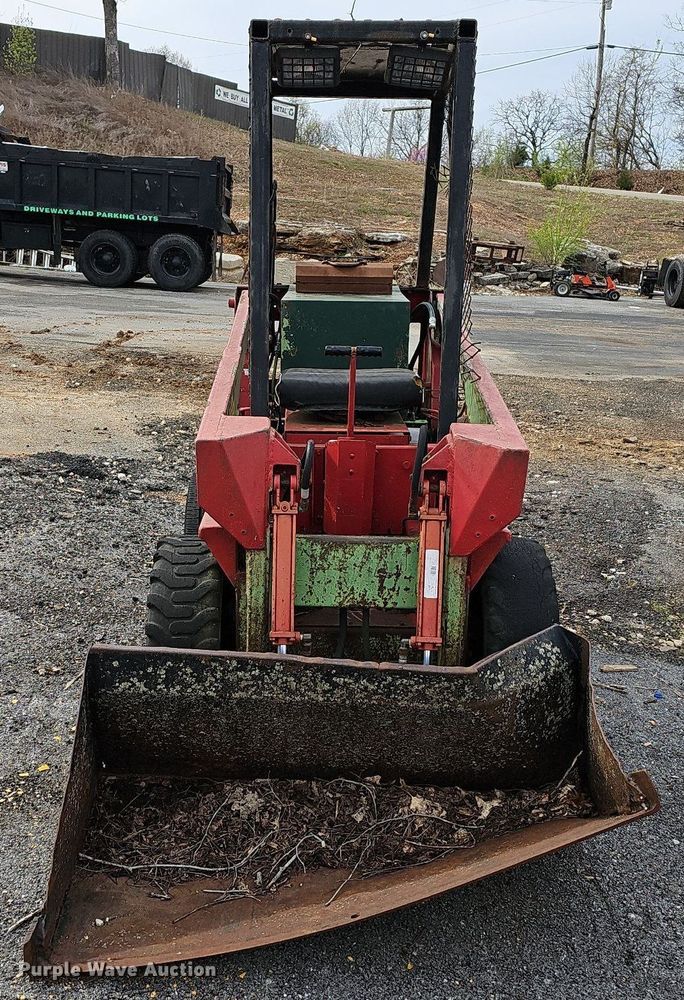 image for item MB9934 Owatonna  skid steer loader