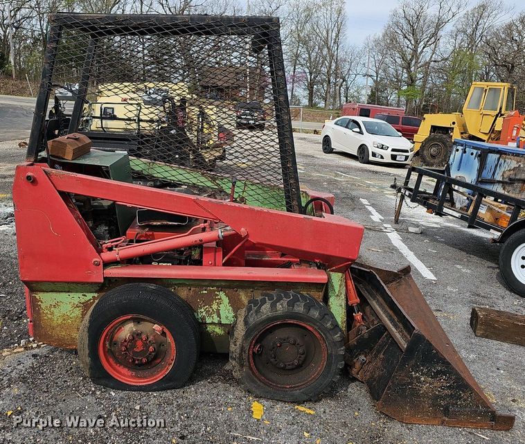 image for item MB9934 Owatonna  skid steer loader
