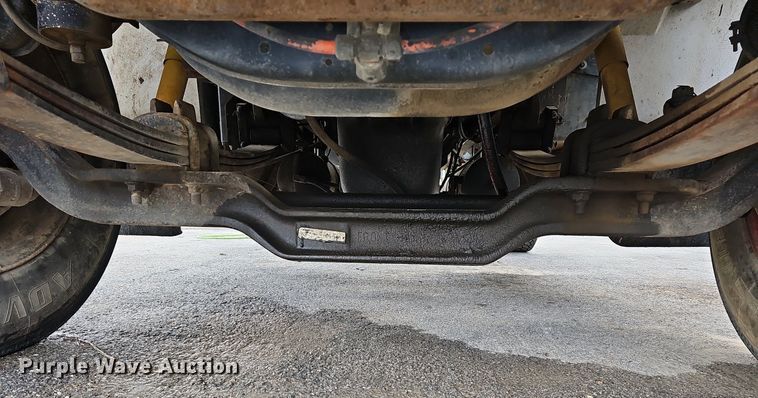 image for item MB9936 1991 International 8100  semi truck