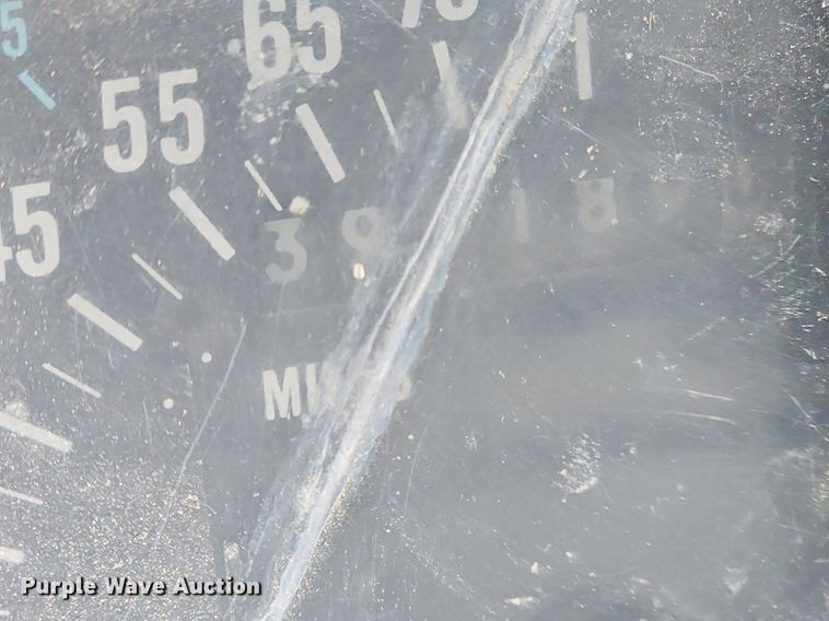 image for item MB9936 1991 International 8100  semi truck