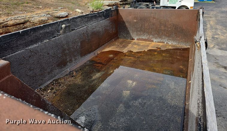 image for item MB9937 1981 GMC Brigadier  dump truck