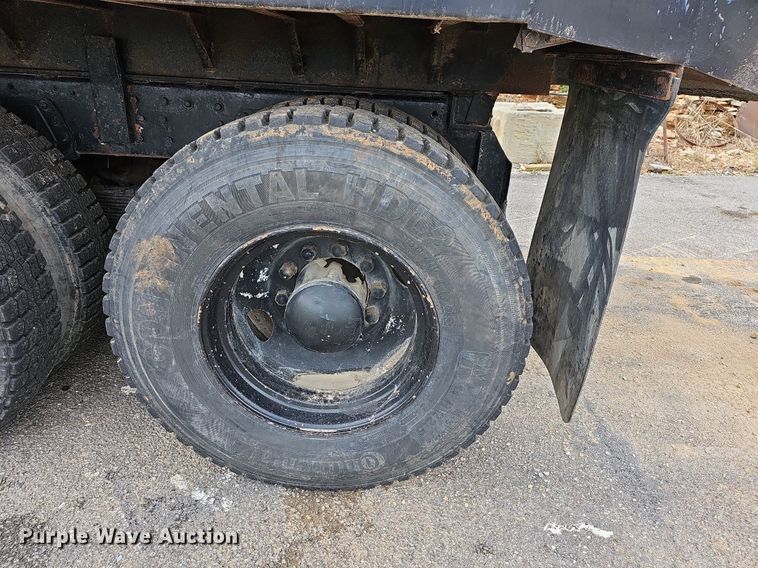 image for item MB9937 1981 GMC Brigadier  dump truck