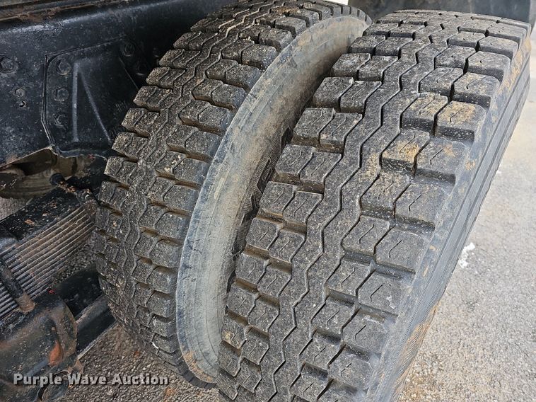 image for item MB9937 1981 GMC Brigadier  dump truck