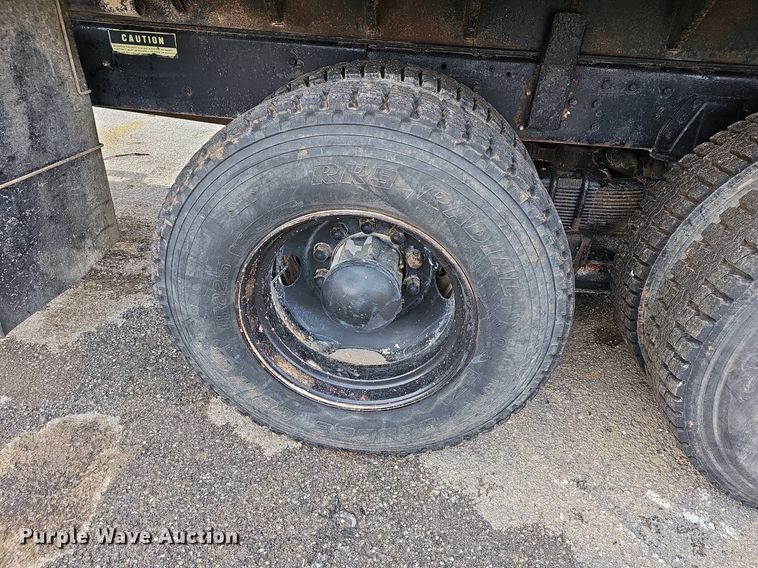 image for item MB9937 1981 GMC Brigadier  dump truck