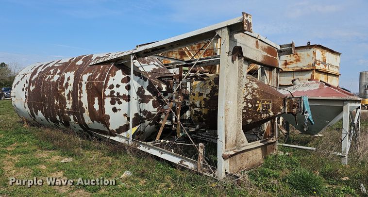 image for item MB9952 Stephen's Manufacturing Co.  concrete silo
