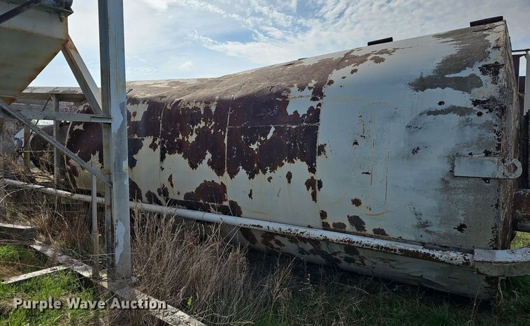 image for item MB9952 Stephen's Manufacturing Co.  concrete silo