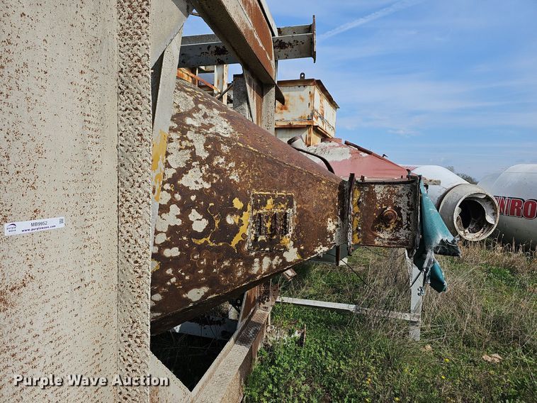 image for item MB9952 Stephen's Manufacturing Co.  concrete silo