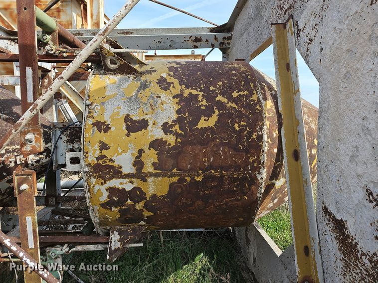 image for item MB9952 Stephen's Manufacturing Co.  concrete silo