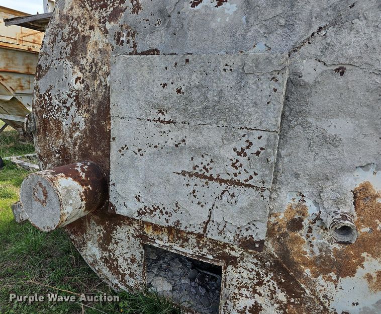 image for item MB9952 Stephen's Manufacturing Co.  concrete silo