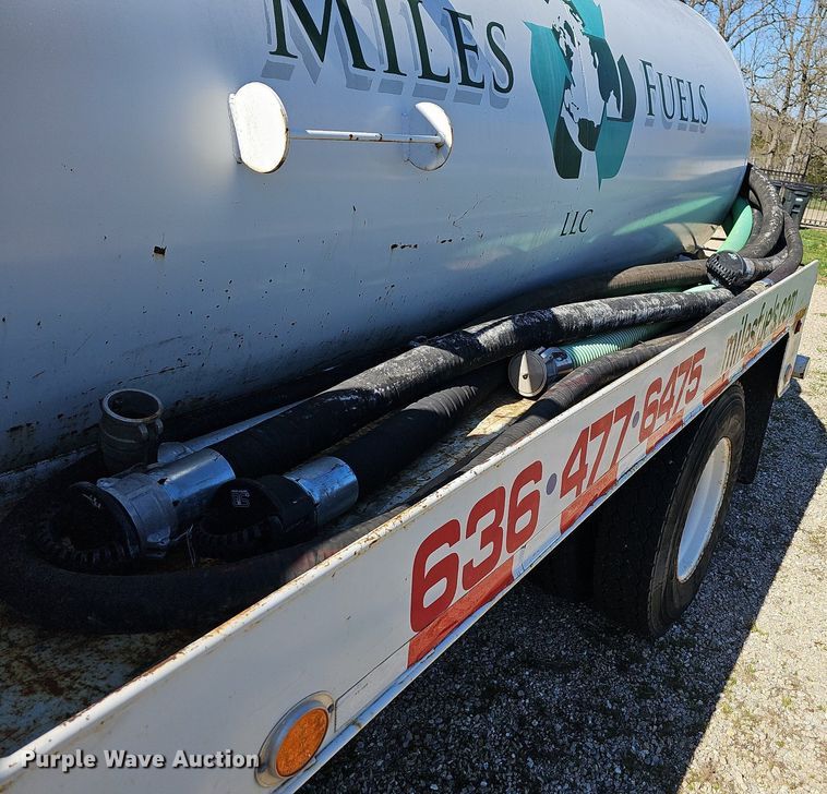 image for item MB9955 2007 International 4300  vacuum truck