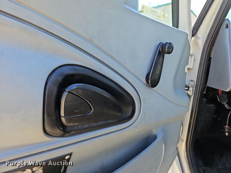 image for item MB9955 2007 International 4300  vacuum truck