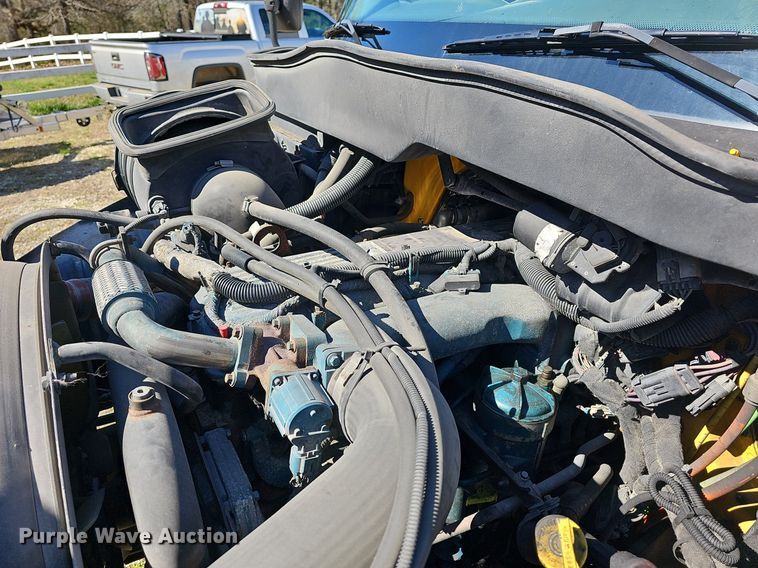 image for item MB9955 2007 International 4300  vacuum truck