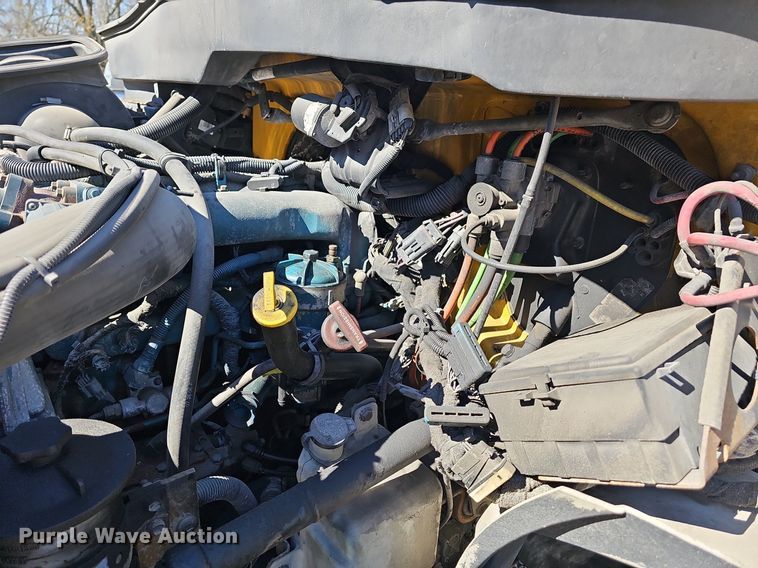 image for item MB9955 2007 International 4300  vacuum truck