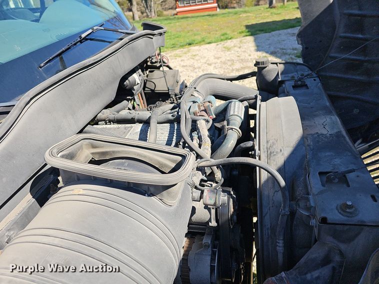 image for item MB9955 2007 International 4300  vacuum truck