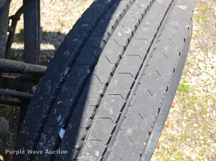 image for item MB9955 2007 International 4300  vacuum truck