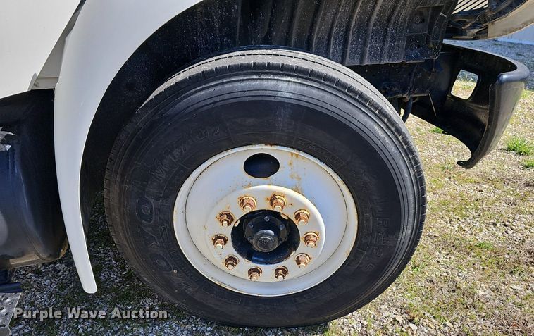 image for item MB9955 2007 International 4300  vacuum truck