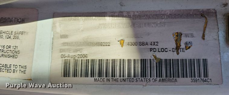 image for item MB9955 2007 International 4300  vacuum truck