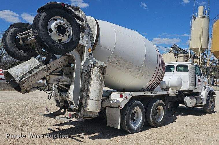 image for item MB9956 2001 Sterling LT9500  ready mix truck