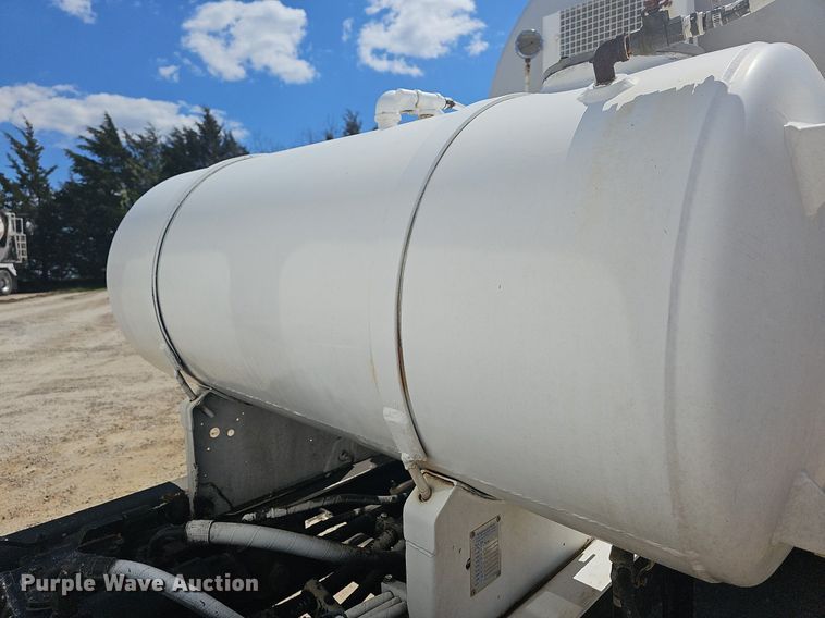 image for item MB9956 2001 Sterling LT9500  ready mix truck