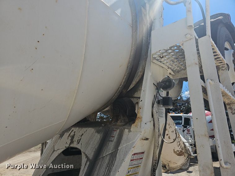 image for item MB9956 2001 Sterling LT9500  ready mix truck