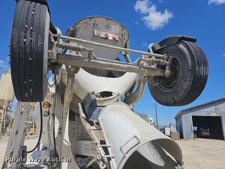 image for item MB9956 2001 Sterling LT9500  ready mix truck