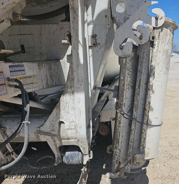 image for item MB9956 2001 Sterling LT9500  ready mix truck