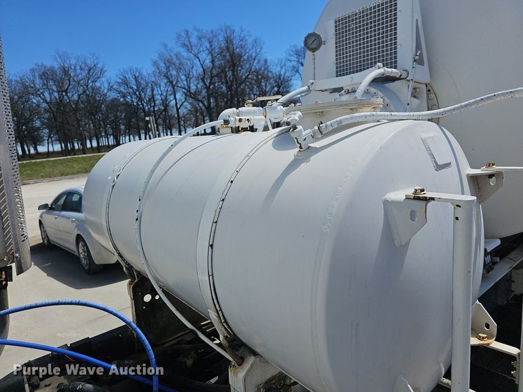 image for item MB9957 2004 Sterling L9500  ready mix truck