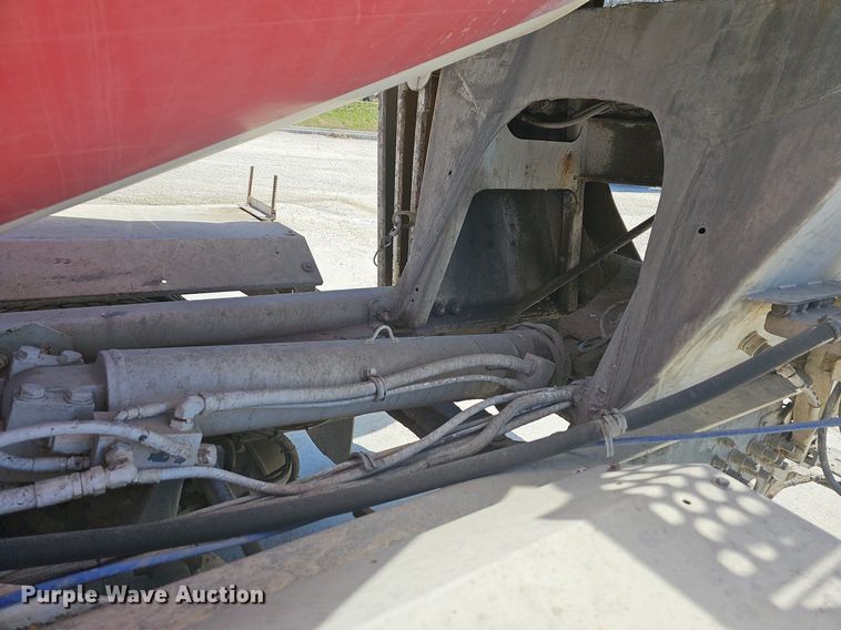 image for item MB9957 2004 Sterling L9500  ready mix truck