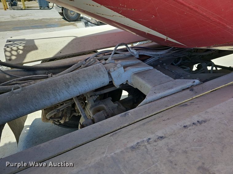 image for item MB9957 2004 Sterling L9500  ready mix truck