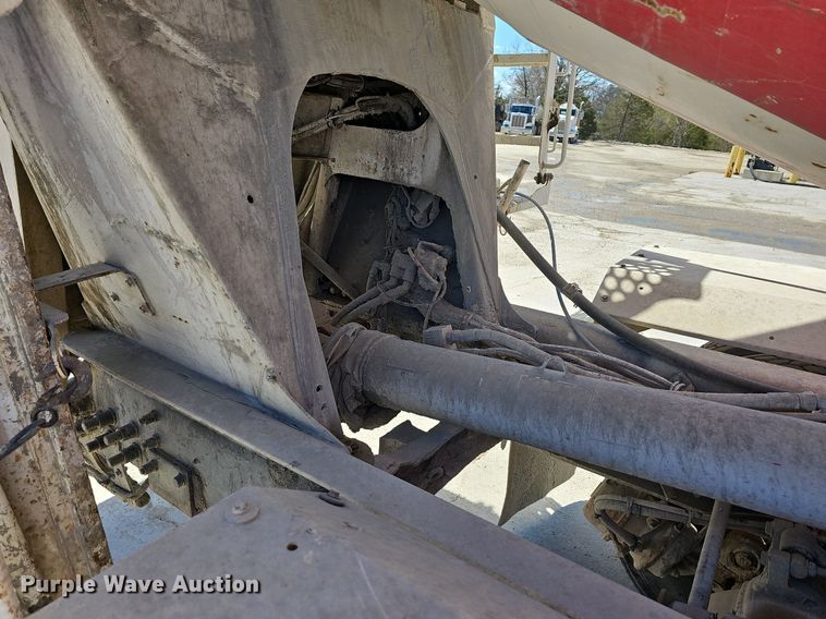 image for item MB9957 2004 Sterling L9500  ready mix truck