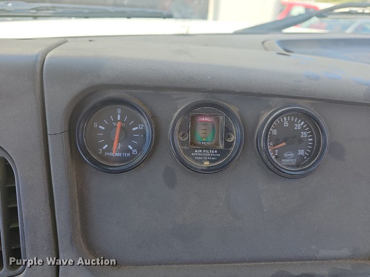 image for item MB9957 2004 Sterling L9500  ready mix truck