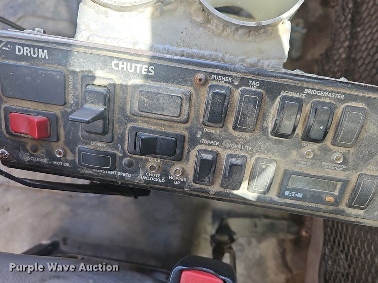 image for item MB9957 2004 Sterling L9500  ready mix truck