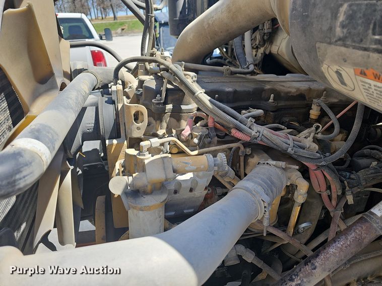 image for item MB9957 2004 Sterling L9500  ready mix truck