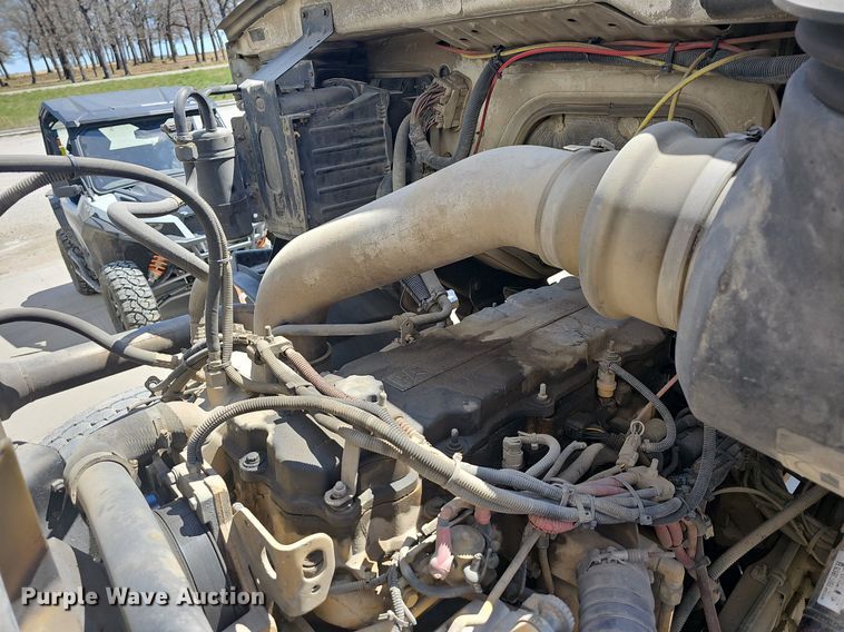 image for item MB9957 2004 Sterling L9500  ready mix truck