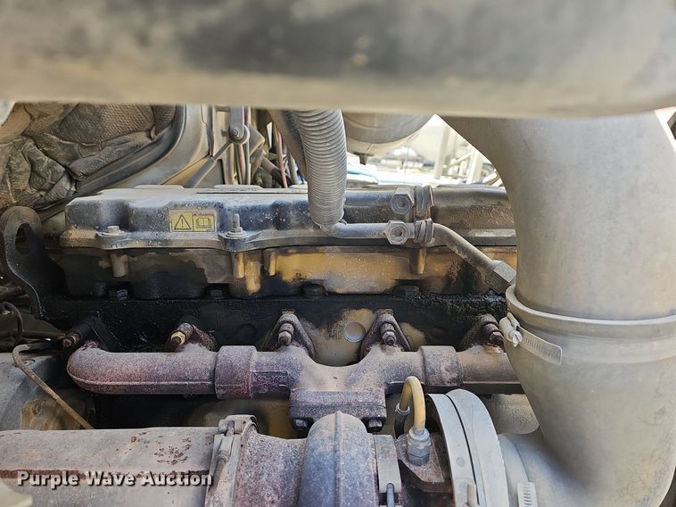 image for item MB9957 2004 Sterling L9500  ready mix truck