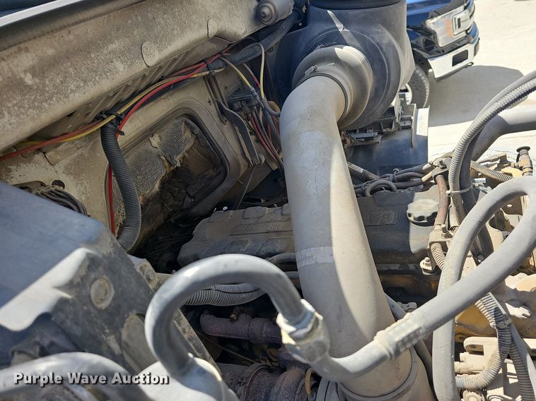 image for item MB9957 2004 Sterling L9500  ready mix truck