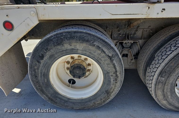 image for item MB9957 2004 Sterling L9500  ready mix truck