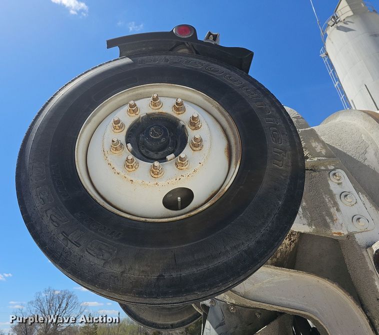 image for item MB9957 2004 Sterling L9500  ready mix truck