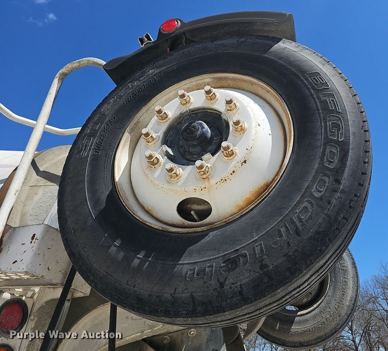 image for item MB9957 2004 Sterling L9500  ready mix truck