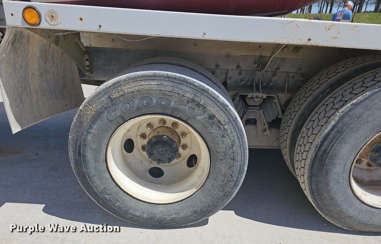 image for item MB9957 2004 Sterling L9500  ready mix truck