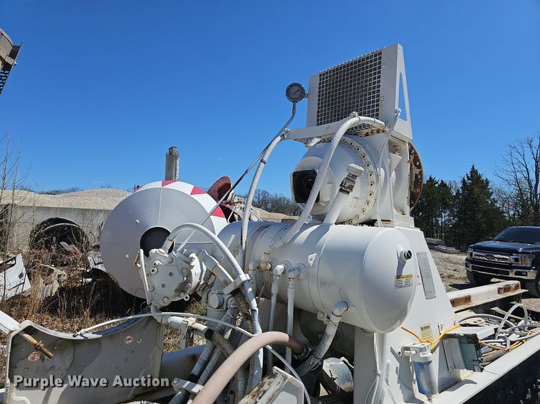 image for item MB9958 2007 Sterling L9500  truck cab and chassis