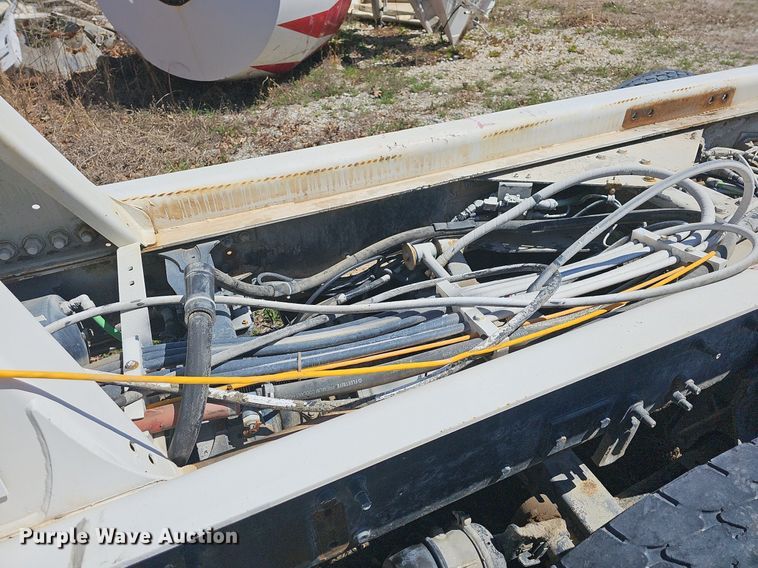 image for item MB9958 2007 Sterling L9500  truck cab and chassis