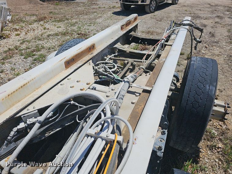 image for item MB9958 2007 Sterling L9500  truck cab and chassis