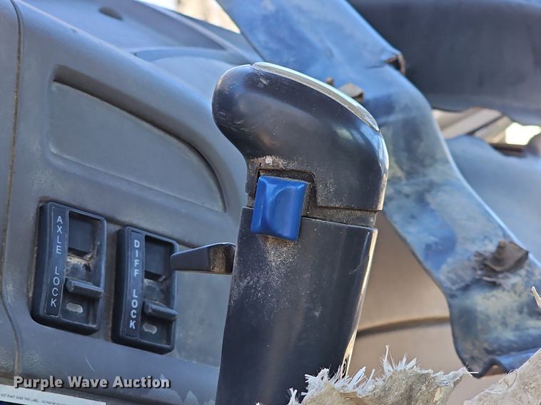 image for item MB9958 2007 Sterling L9500  truck cab and chassis