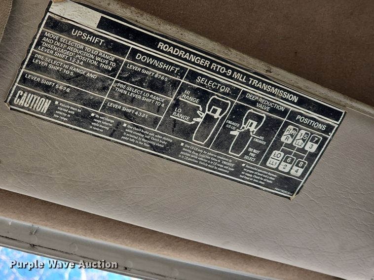 image for item MB9958 2007 Sterling L9500  truck cab and chassis