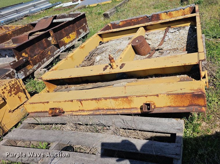 image for item MB9968 Easi-pour TP880D  curb machine