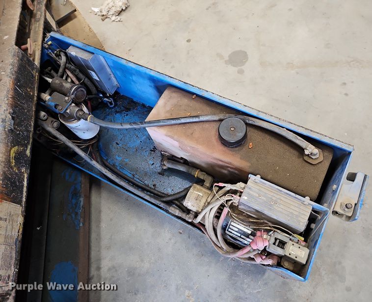 image for item MB9969 Genie GS-2646  scissor lift