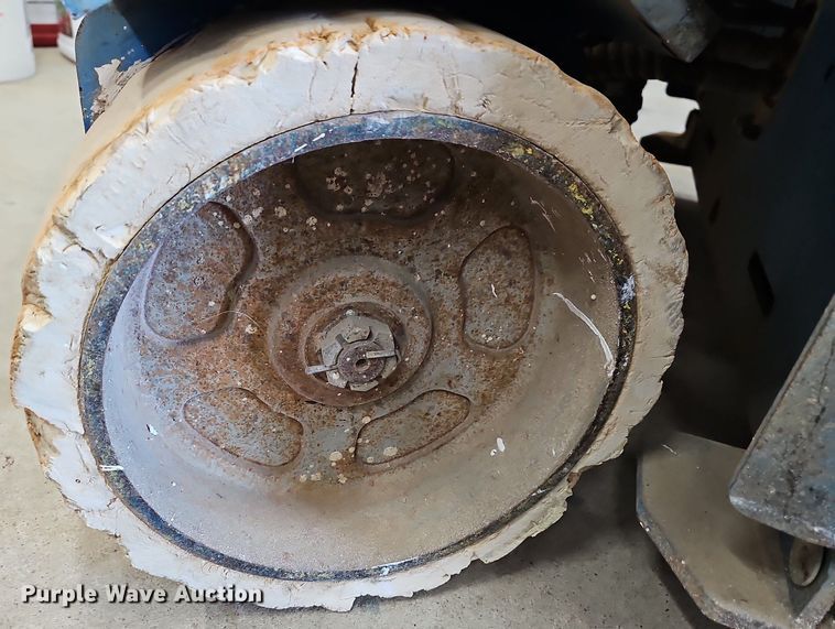 image for item MB9969 Genie GS-2646  scissor lift